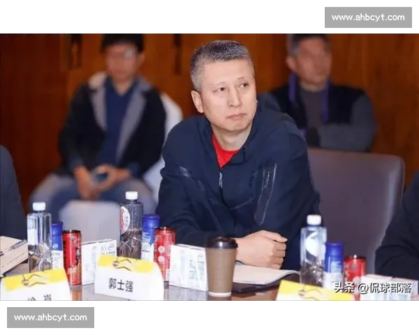 男篮集训再调整:赵维伦因学分离队,张镇麟伤退,郭士强或启用赵继伟 + 王俊杰 男篮集训再调整:赵维伦因学分离队,张镇麟伤退,郭士强或启用赵继伟 + 王俊杰