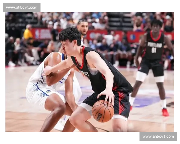 杨瀚森陷开拓者内线竞争漩涡:合同保障难掩未来不确定性 杨瀚森陷开拓者内线竞争漩涡:合同保障难掩未来不确定性